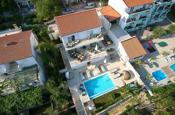 Stunning Avalon With Pool For 9, 2 Mins To Beach * Trogir