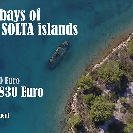 Villa Stunning Avalon With Pool For 9, 2 Mins To Beach Trogir