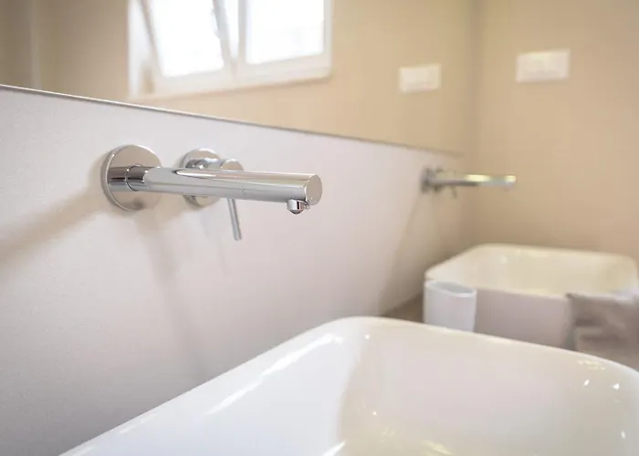 Stunning Avalon With Pool For 9, 2 Mins To Beach