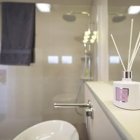 Villa Stunning Avalon With Pool For 9, 2 Mins To Beach Traù